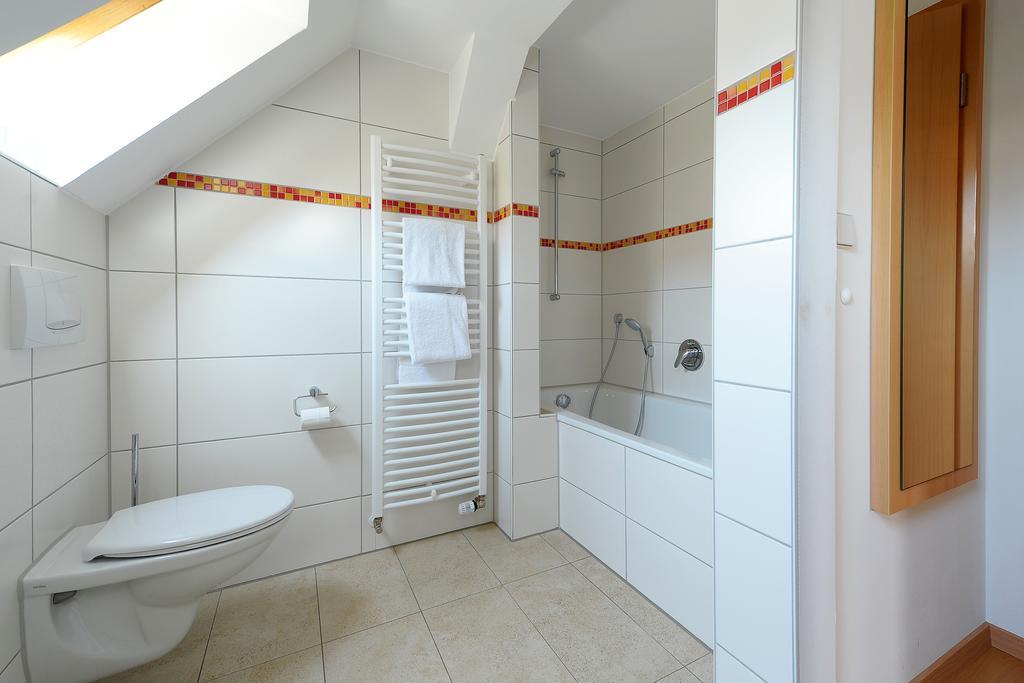 Gasthof zum Lamm Gomadingen Zimmer foto
