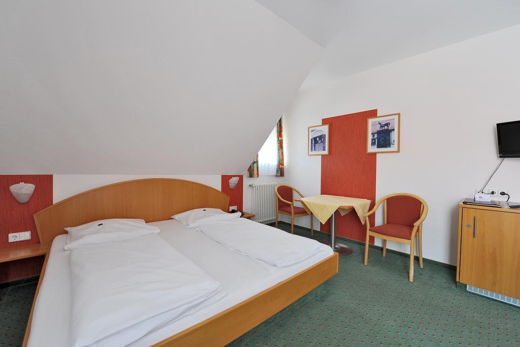 Gasthof zum Lamm Gomadingen Zimmer foto