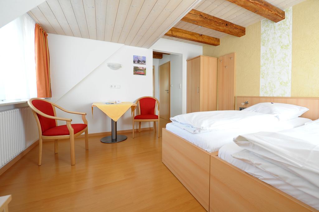 Gasthof zum Lamm Gomadingen Zimmer foto