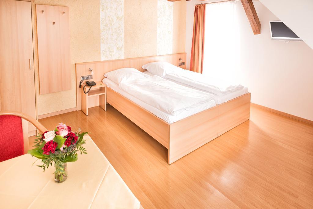 Gasthof zum Lamm Gomadingen Zimmer foto