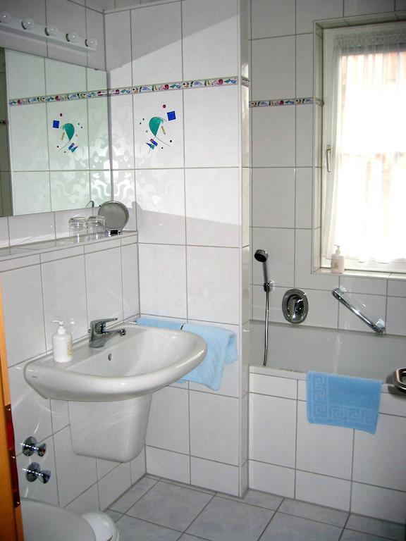 Gasthof zum Lamm Gomadingen Zimmer foto